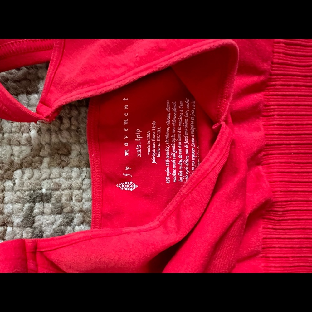 Free people size XS/S active wear top - Picture 2 of 2